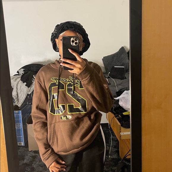 Brown Hoodie with Chicago 23 USA Print - Picture 3 of 3